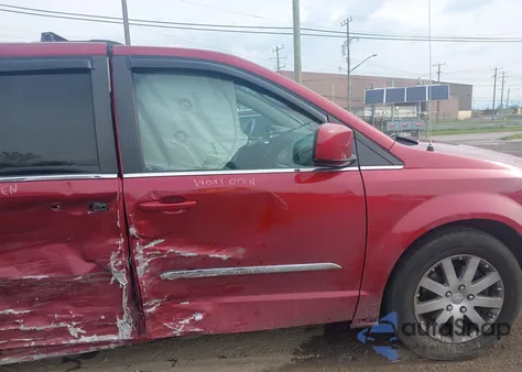 2016 Chrysler Town & Country Touring from USA, damaged, VIN 2C4RC1BG7GR230715